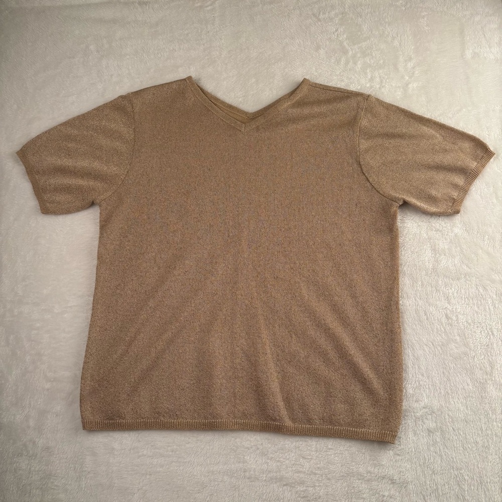 Classic V-Neck Short-Sleeve Sweater in Camel
